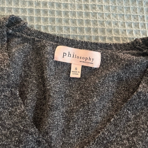 Philosophy women sweater grey v neck size small - Picture 2 of 9